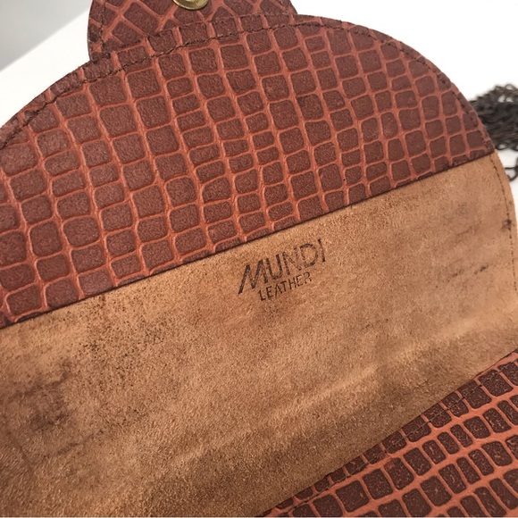 Leather Vintage Handbag with Modern Crossbody Chain - Picture 8 of 15